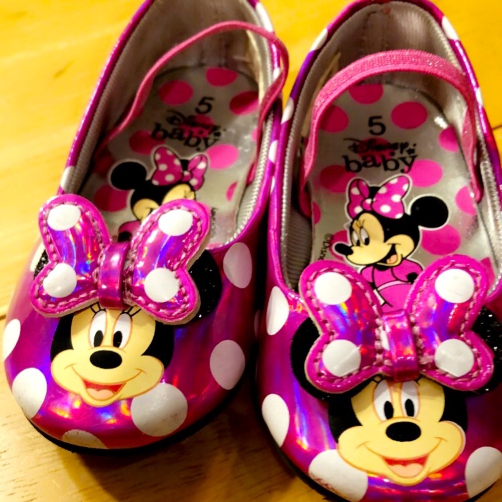 Minnie Mouse shoes